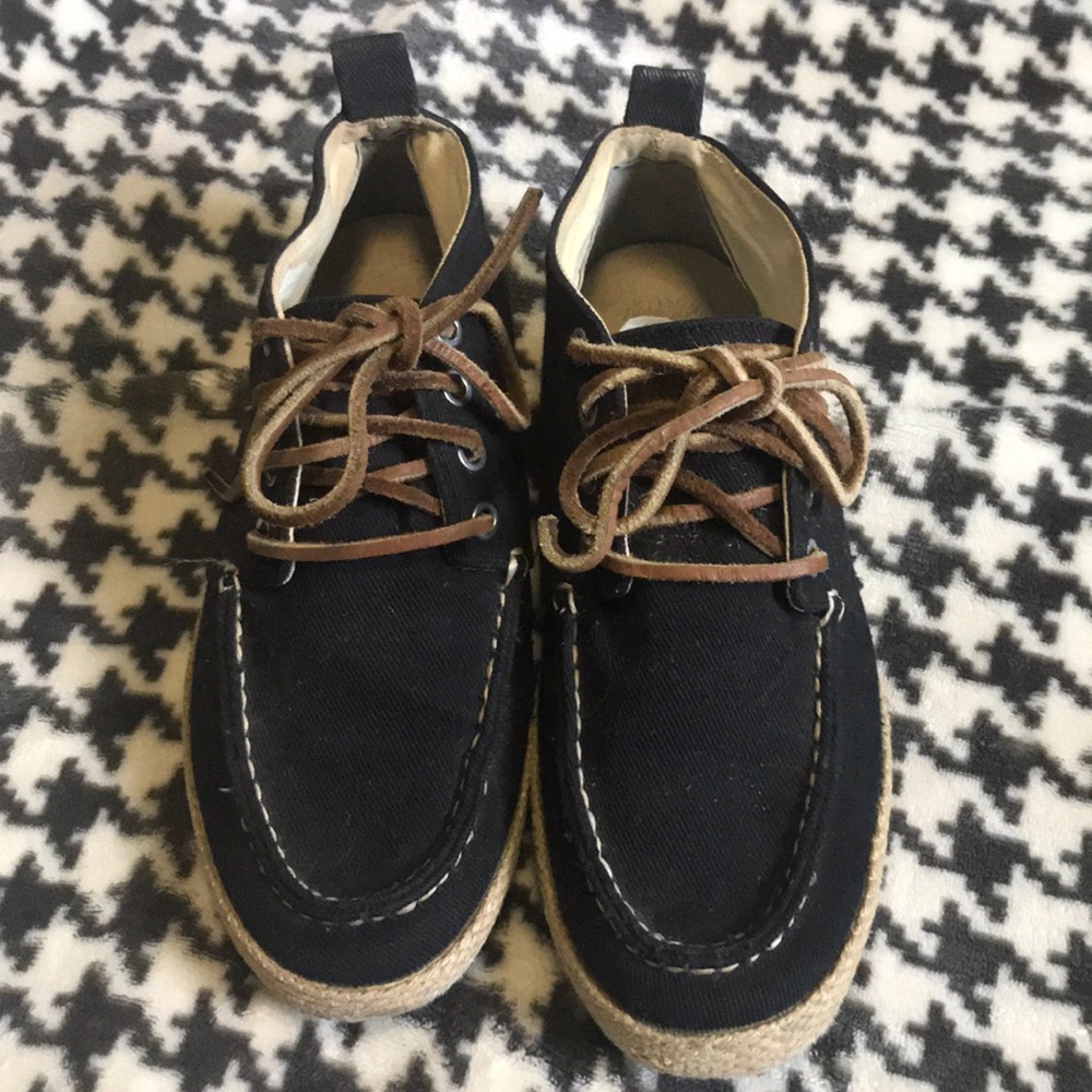 Ankle high black shoes